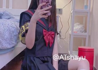 AT鲨在线发图了，看拉姆怎么一秒变成“图书馆管理大师”！
