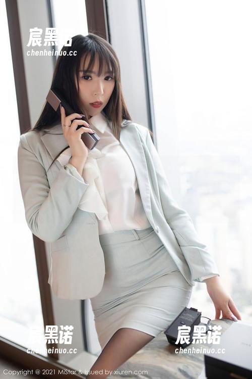 MiStar魅妍社 - 杨晨晨sugar的长腿写真，谁还在继续奋斗，老被她的腿给晃到了？