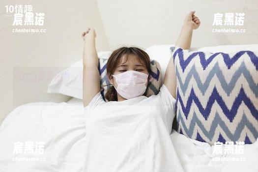 ROSI高清图包：让蕾丝底裤换上最潮的外衣，俨然是走秀的花边明星！