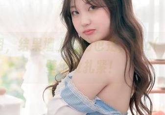 原图透明，结果墙上挂的也是，Sia(시아)你的壁纸没扎紧！