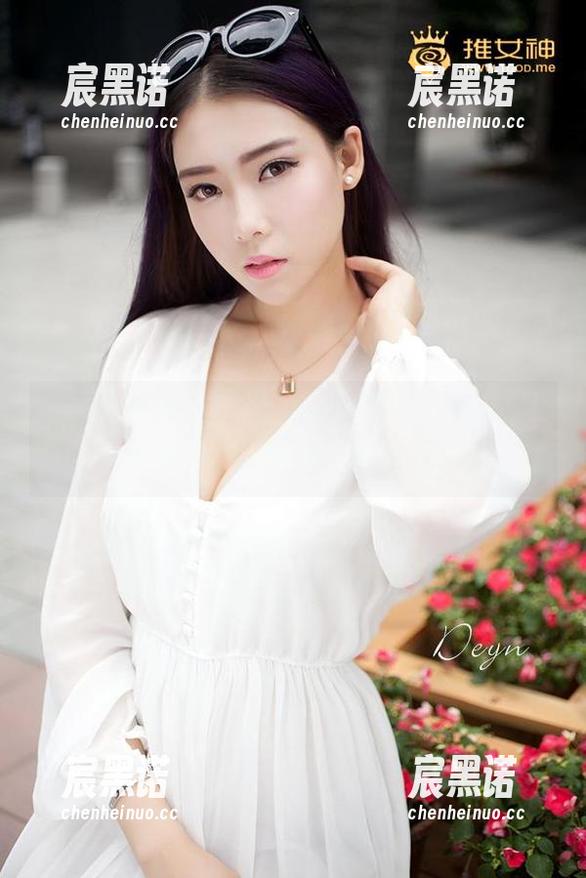 TGOD推女神-施忆佳Kitty酱 TGOD推女神 - 来自施忆佳Kitty酱的肉丝全集,时髦与美味的完美碰撞