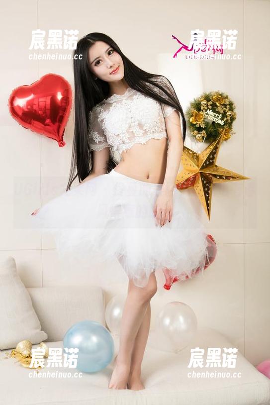 UGirls尤果网 - 佟蔓的美图，丝袜也有春风得意的时刻