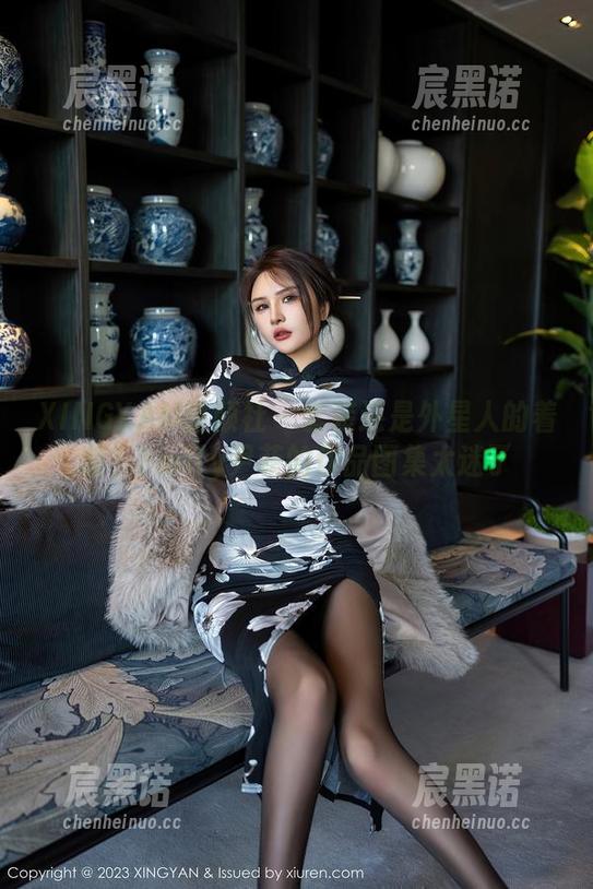 XINGYAN星颜社-Emily尹菲 XINGYAN星颜社 - 套装还是外星人的着装?Emily尹菲的作品图集太迷了