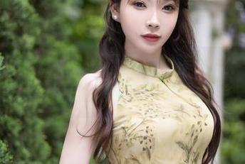 Xiuren秀人网 - 区静瑶的裤里丝：会让你觉得穿马甲的人报应的时候到了，哈哈
