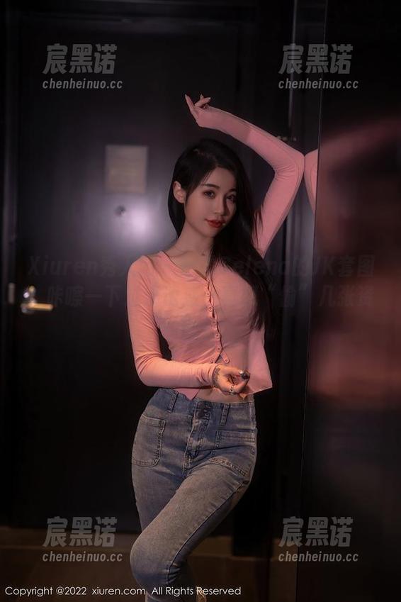 Xiuren秀人网 - 娜露Selena的JK套图，咔嚓一下过于诱惑，真想“偷”几张资源。