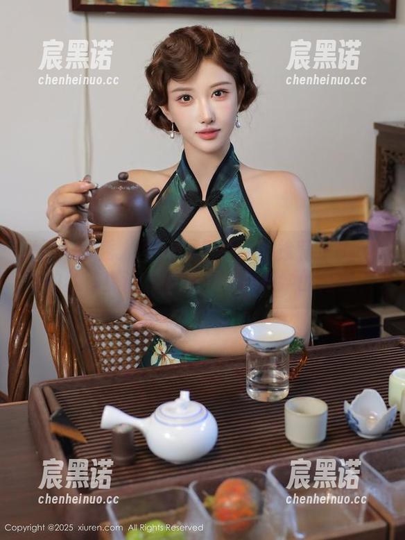 Xiuren秀人网 - 图包更新！徐莉芝Booty的丝袜真让人着迷——不科学的搭配？