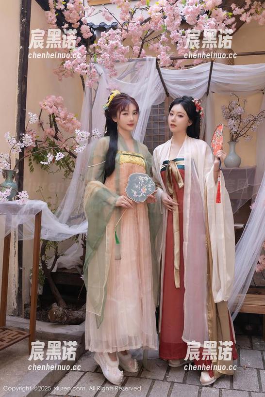 Xiuren秀人网 - 蕊蕊ruirui妹妹全套图集，到底是哪个兄弟发明了这样的组合？