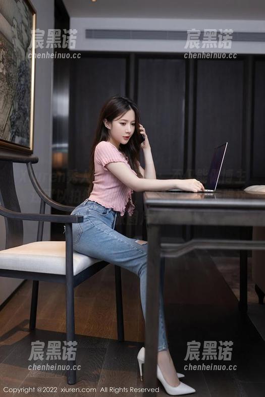 Xiuren秀人网 - 蛋蛋宝：不仅能做博主，还可以拍修女作品，你信吗？快来瞧这张图片