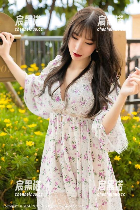 YouMi尤蜜荟-娜露selena YouMi尤蜜荟 - “职场与秘密:娜露selena的套图感悟”——这个主题倒是让人蠢蠢欲动。
