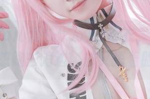 asagiriai(爱ちゃん)的泳衣，精选到让人想跑去海边，却又捂着脸。
