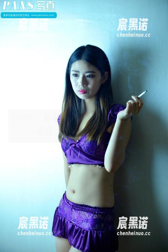pans - 曲奇的校园写真精选：一边上课一边摆pose，果然是高手啊！