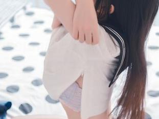 看吧，usejan蓝蓝晨曦就是个活动的壁纸，给你来点眼馋！