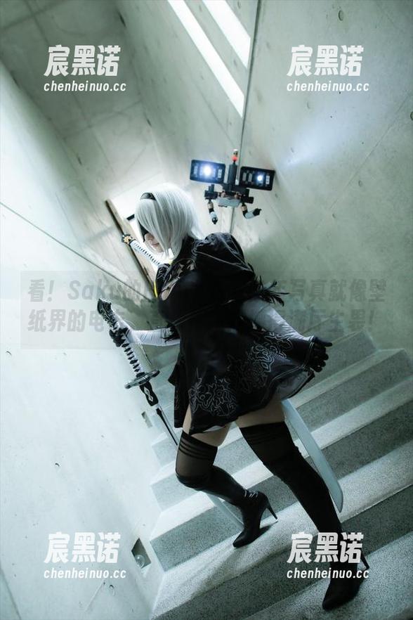 看！Saku的Fantia2021年写真就像壁纸界的电击，直接把我震撼得满厅生畏！