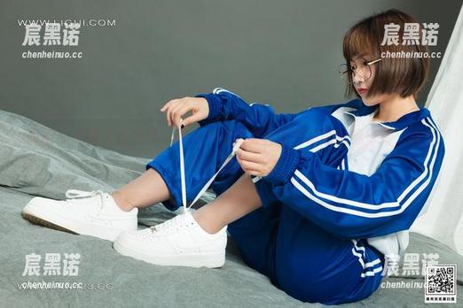丽柜-小智贤 丽柜 - 小智贤的写真,照片中竟然有种数不清的情感悸动,难道是心灵感应?