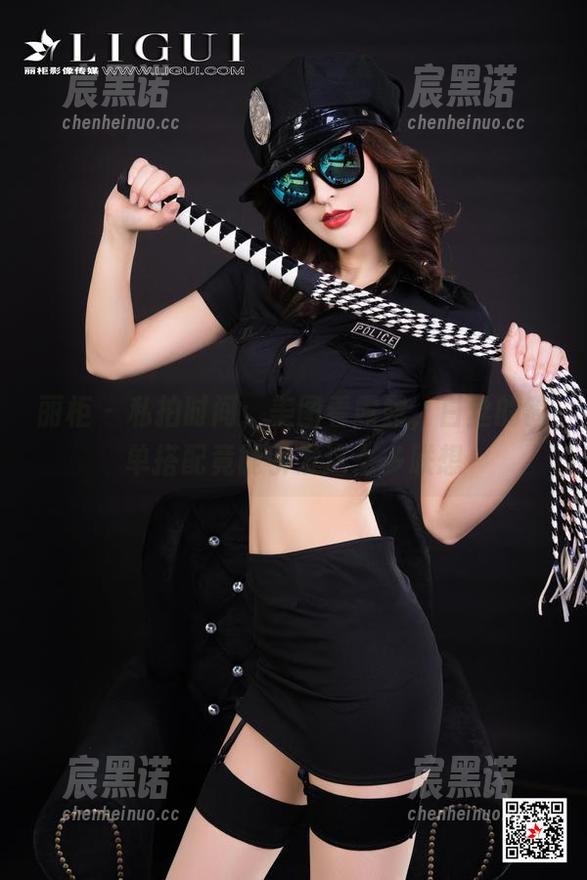 丽柜 - 私拍时间：美图看露露，白丝的简单搭配竟能引发这么多联想