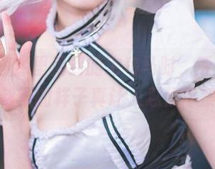 在最新图库里见到的飞鸟马时，亚缇arty穿制服的样子真让人忍俊不禁！