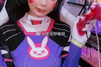 佳佳酱ovo的镂空奇遇记：当cos遇上透明感