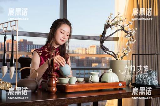 克拉女神 - 作品——汤怡的定制泳衣：竟然让我想起了海边的冰淇淋，太可口了。