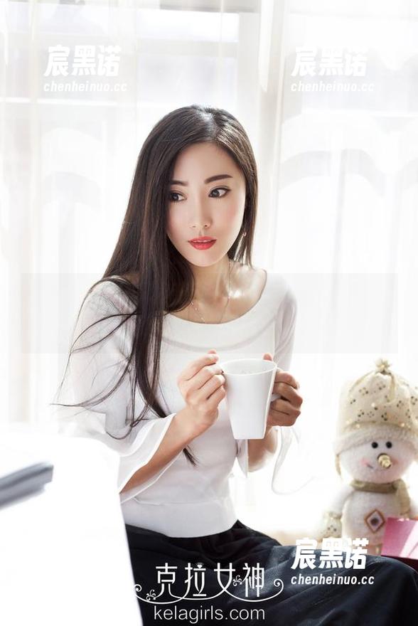 克拉女神 - 下载菲菲兔女郎：这网盘里的内容太兴奋了，我有点不知所措！