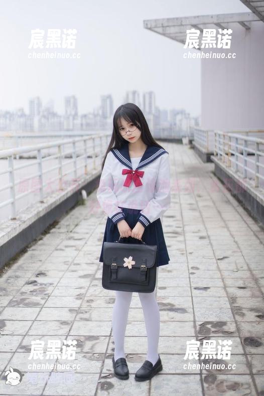 原图大公开：兔玩映画泳池系列，水花都好像在说话……