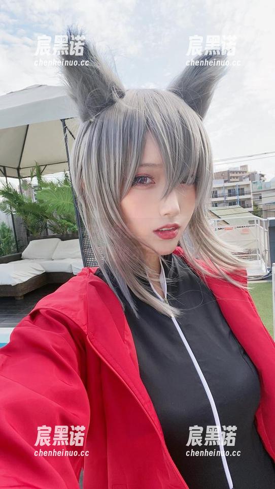 切切celia在作品集里，女孩们的自由，大概是说不完的故事