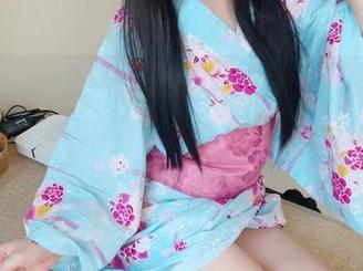 古川kagura和她的男友衬衫，图片就像是在诉说无声的故事，精选一次，抚摸那些柔和的细节。