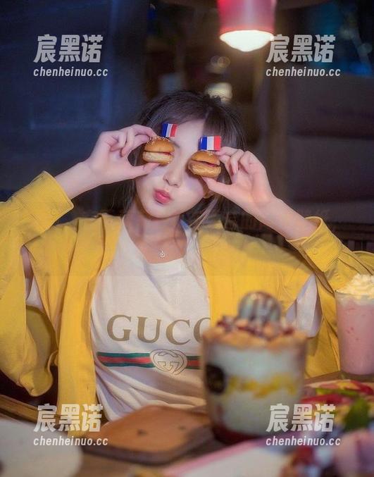 妈呀，在下萝莉控ii在天台的高清壁纸，这气氛，谁能抗拒呢！