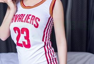 头条女神 - 别眨眼，钟晴夏日晴空原图福利曝出！