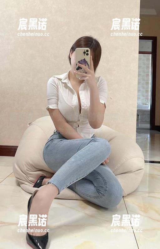 微密圈 - 嗯？奶宝妹纸的体操服，有些无圣光的节奏呢