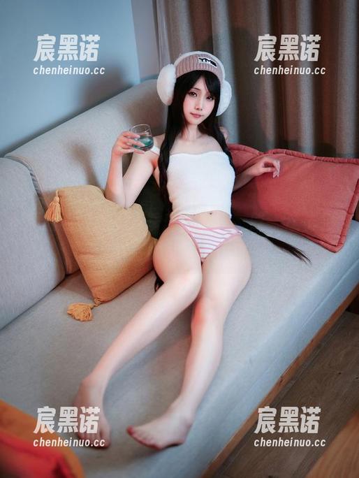 精选的嫣嫣子冬季恋人套图，唉，这样会不会太直接了点？