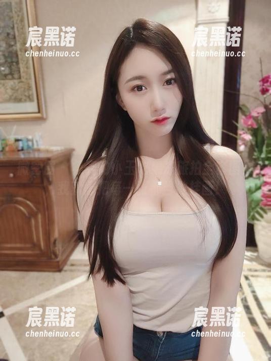 微密圈 - 集齐的小玉吃果冻旅拍全套图集，我就想把每一张都当做挂画！