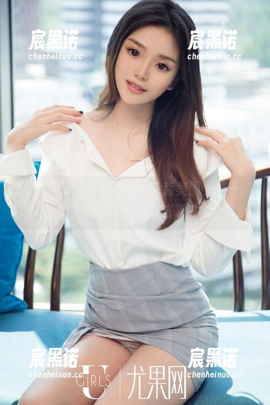 尤果网 - 一边看安柔的泳装美图，我一边反思，我的泳装到底去哪儿了？