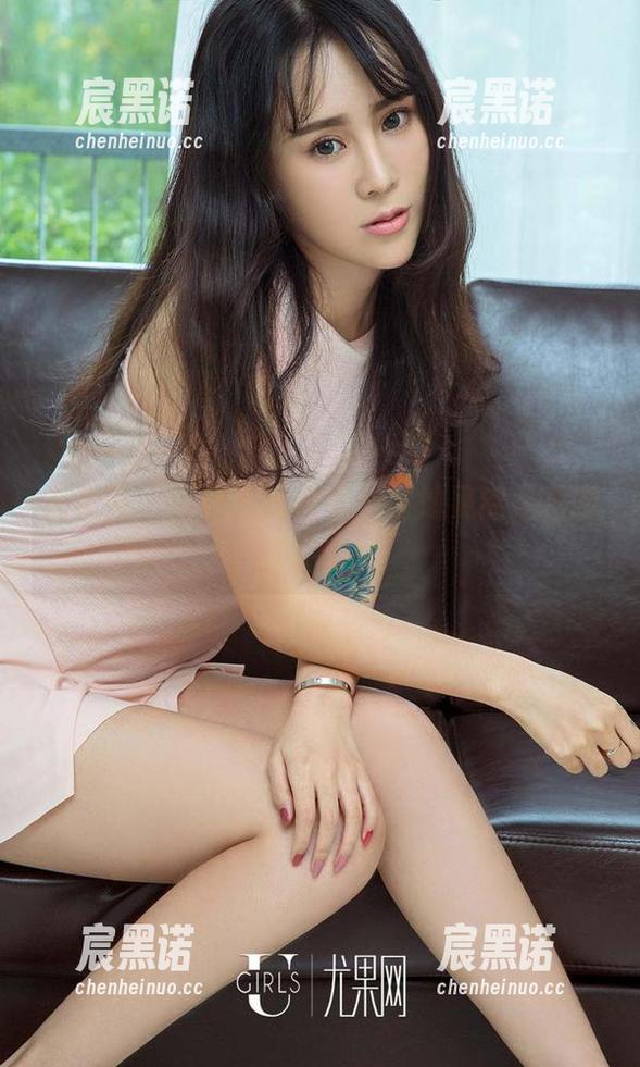 尤果网 - 短裙在线合集，崔灿果然是摆腿的高手！