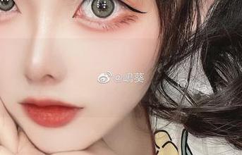 就在校园私房图里，嶋葵居然成了图书馆里最亮眼的那道风景！