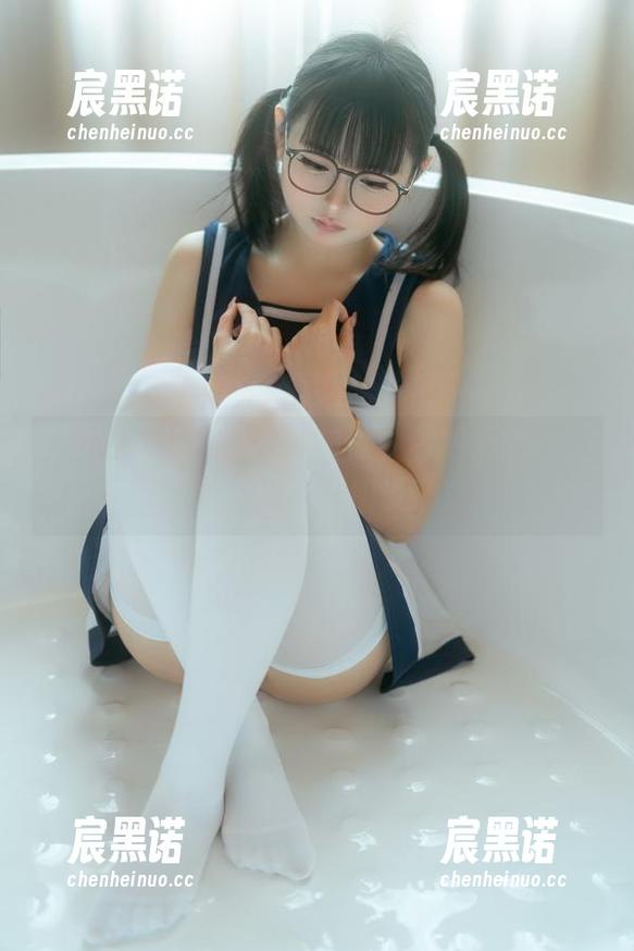 この体操服、毎回温泉に入る理由になる！幼水铃衣的美图说了算！