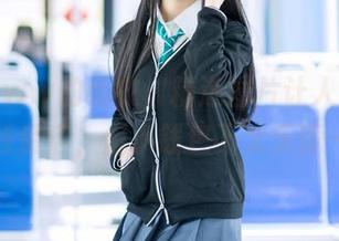 弥音音ww的毛衣，精选图片让人想直奔服装店，但小钱包不太乐意…