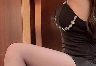 微密圈 - 图册里全是夏日气息，徐莉芝Booty真能把季节穿出来！