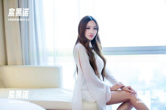 推女郎 - 陆瓷的私拍图包：姐就这么寒冷又暖心