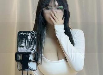 微密圈 - 是可馨耶的毛衣写真又来了，真心说这次的更新……贼有趣啊！