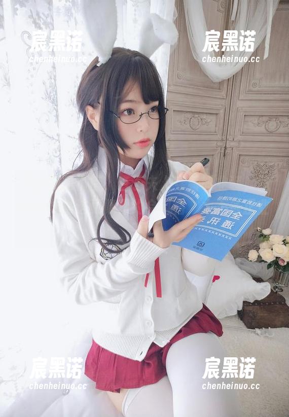 美图倒是不错，杏子夫人穿着职业装，偏偏我觉得这更像是约会风格，太不务正业了！