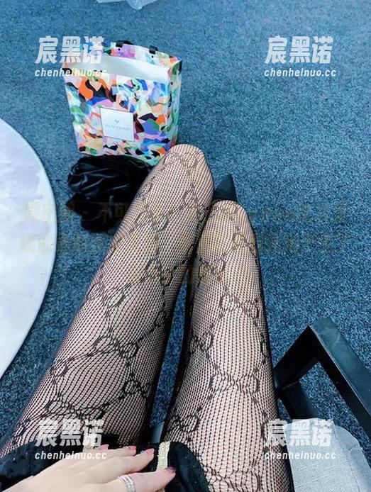 微密圈 - 不可思议！林子喵Lynne这次呈现的最新泳装美图，居然让我对泳池产生了点小小的憧憬…
