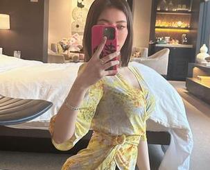 微密圈 - 果儿Victoria的校园写真集：书本+风景，这搭配我有点接受不来
