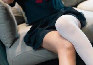 柒柒要乖哦的私房原图，姐姐的每个细节都想去深挖。