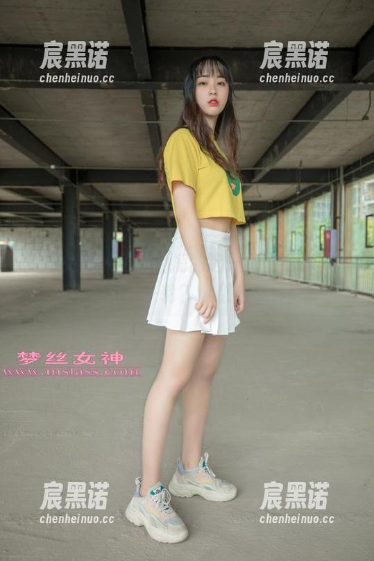梦丝女神 - 王娇娇搞的这一出圣诞写真，能不能再来一轮？我愿意免费看！