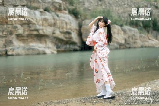 樱井宁宁的护士装，我只想说原图就是“我在这儿，你敢来吗？”