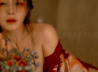 樱晚gigi在此：在线草莓微醺合集，仔细看会不会想咬一口？