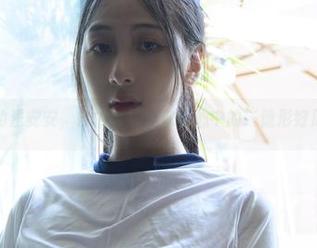 网盘里的浅安安，自拍合集是你我心中的‘隐形好朋友’！
