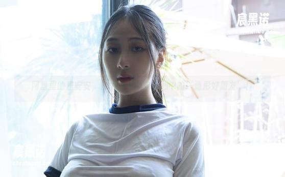 网盘里的浅安安，自拍合集是你我心中的‘隐形好朋友’！