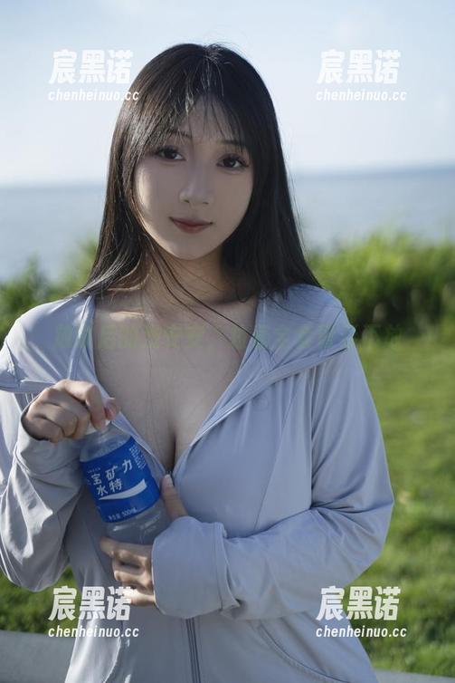 放课后的浅安安，拉着全套青春不放