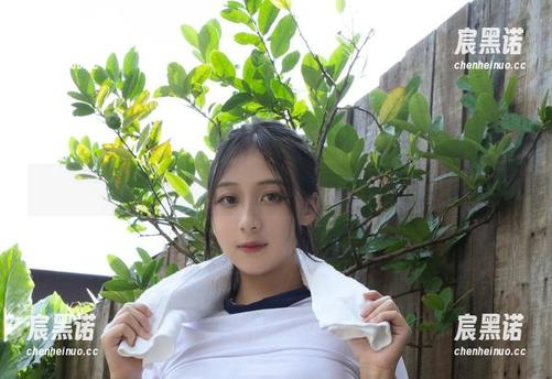 说真话，浅安安的水手服cos，下载后我会不会变成水手？